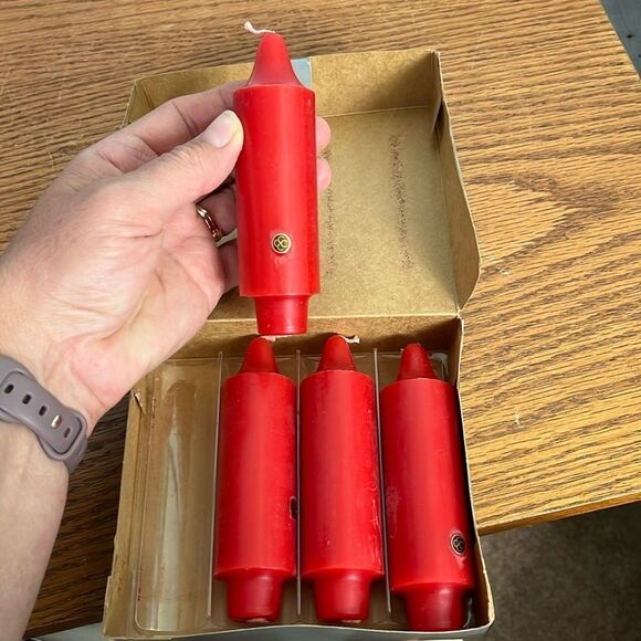 NIB 4 Vintage Colonial Candle-PartyLite 5” Unscented BellTop Christmas Red Taper - Picture 4 of 4